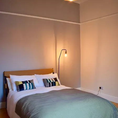 Renovated 3 Bedroom * Dublin