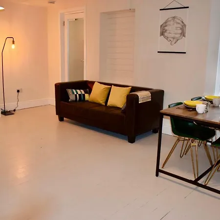 Renovated 3 Bedroom Apartment