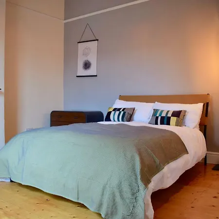 Apartment Renovated 3 Bedroom Dublin